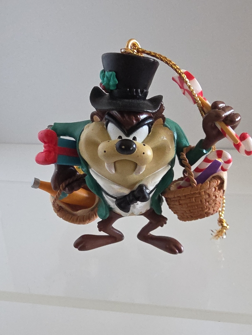 Vintage 1996 Warner Bros. Looney Tunes Taz Christmas Ornament